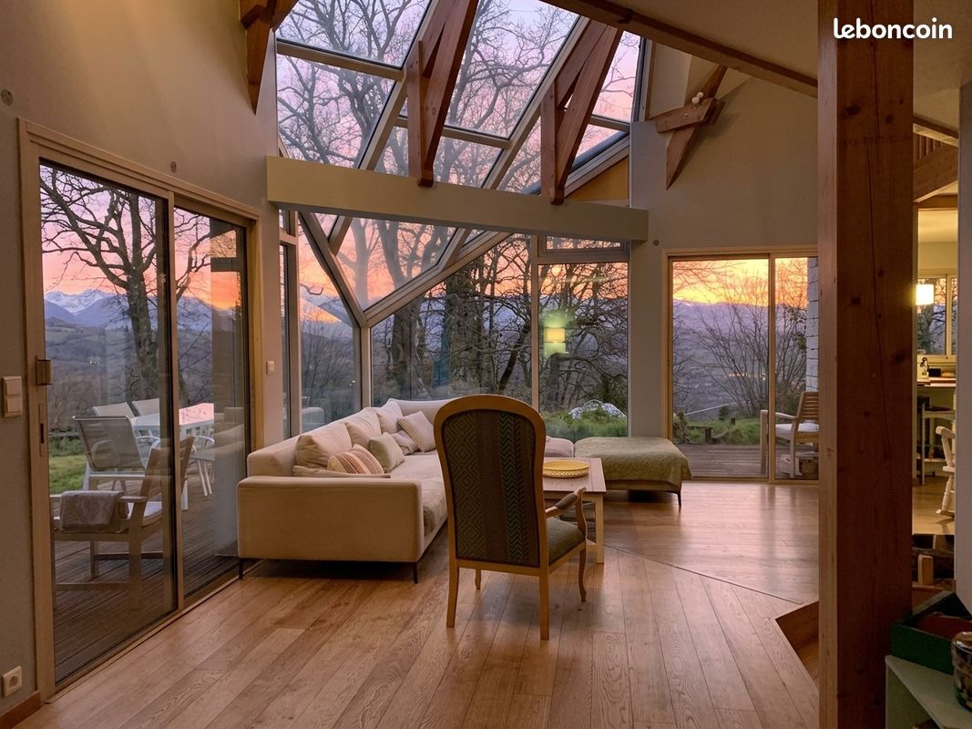 Maison 6 pièces 220 m² · à Gelos · 220 m² · 590 000 €