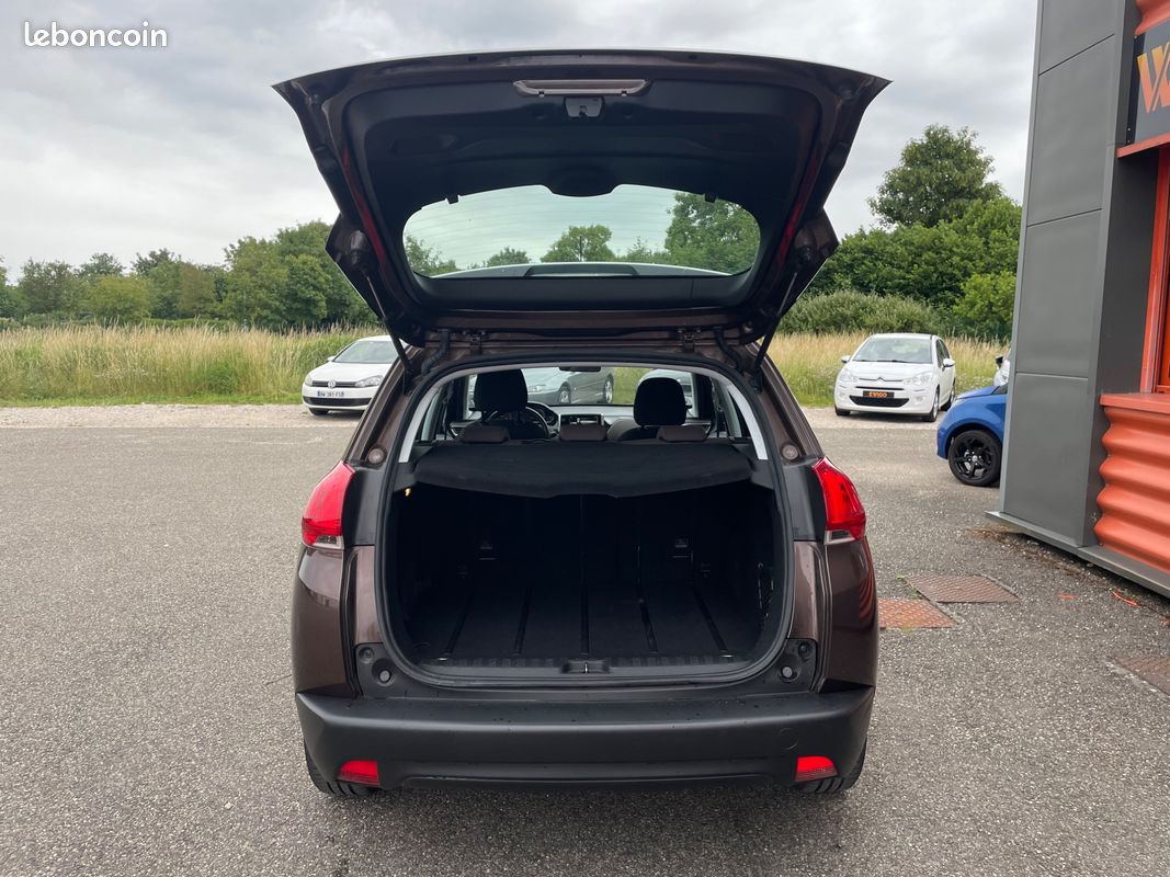 PEUGEOT 2008 1.2 80CV ACCESS (SUIVI COMPLEt) (image 6)