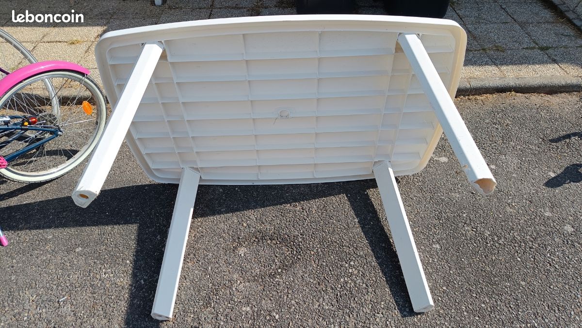 Table de jardin (image 4)