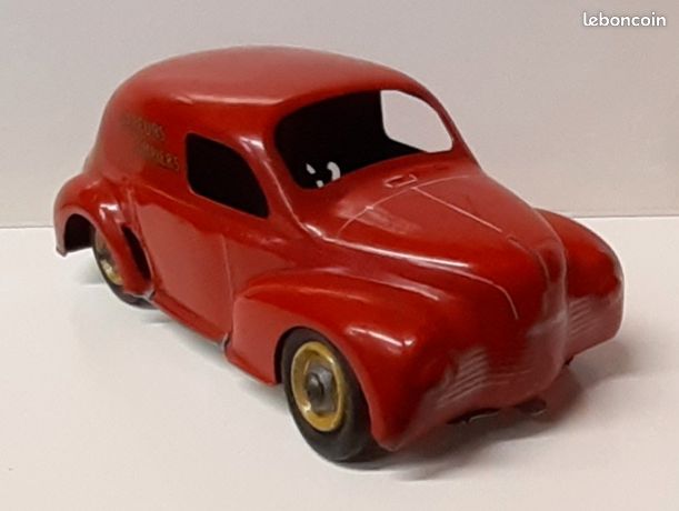 CIJ original Renault 4CV rouge Sapeurs Pompiers tôle - modèle rare