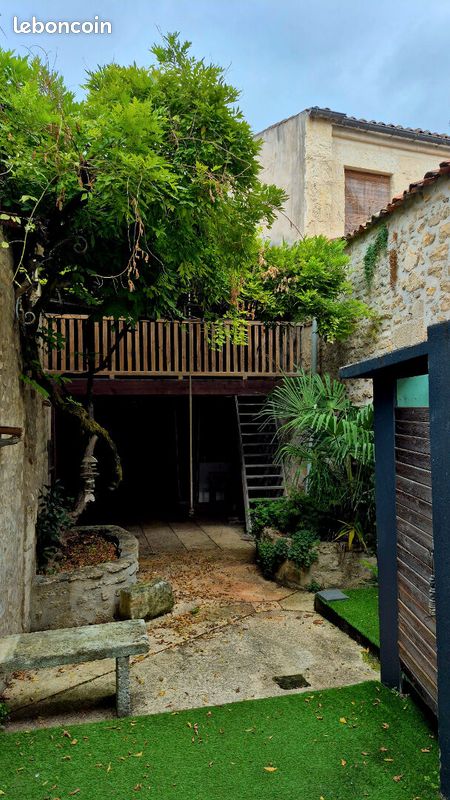 Maison 4 pièces 136 m² · à Saintes · 136 m² · 210 870 €