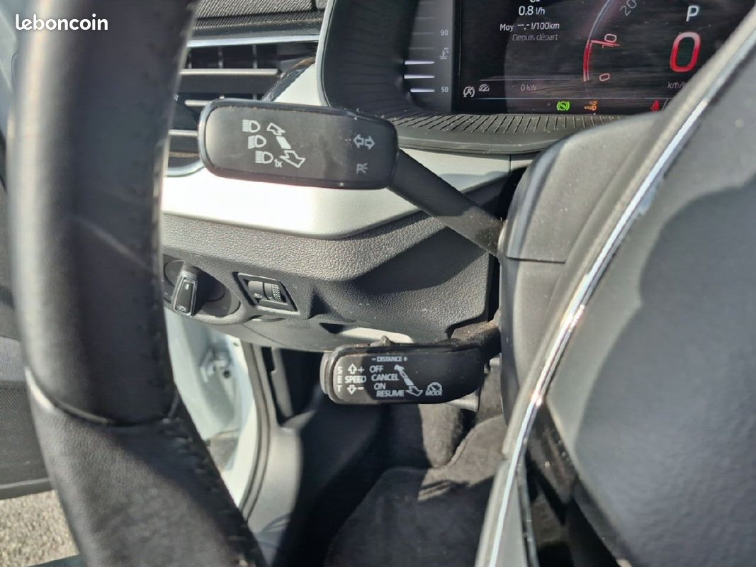 SKODA Scala 1.0 TSI Evo 110 ch DSG7 Business (image 16)