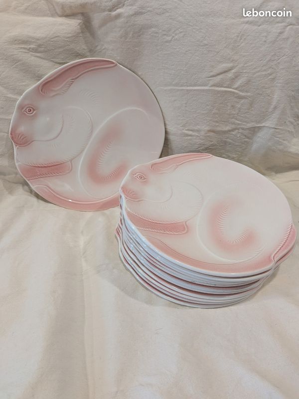 12 Assiettes LAPIN Salins les Bains / barbotine / céramique / porcelaine / faïence (image 3)