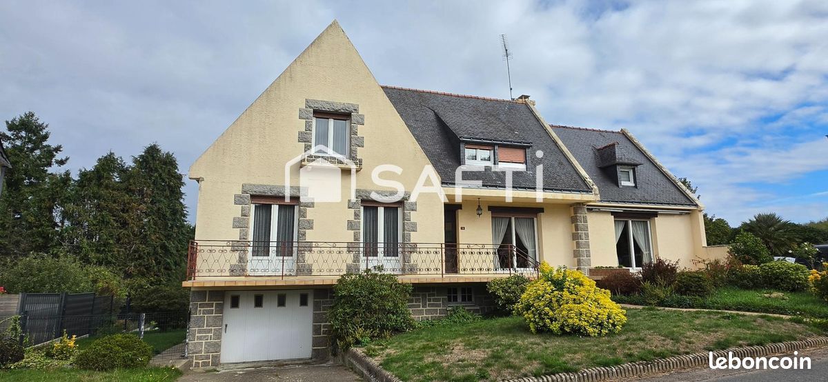 Maison 8 pièces 206 m² · à Le Mené · 206 m² · 142 500 €