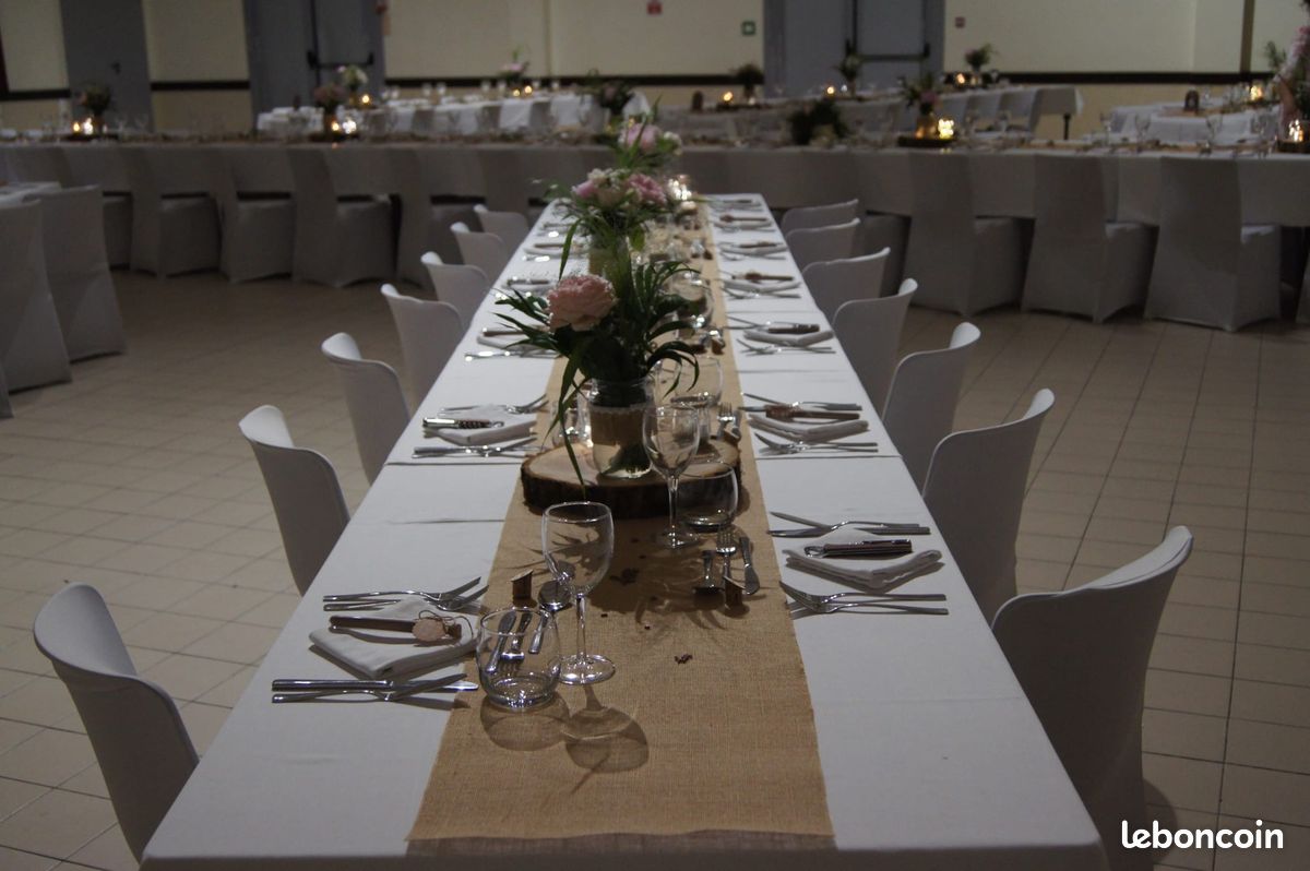 Housses de chaises blanches (image 1)
