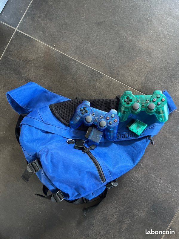 Manettes PS2 sans fil et sac à dos PlayStation (image 1)