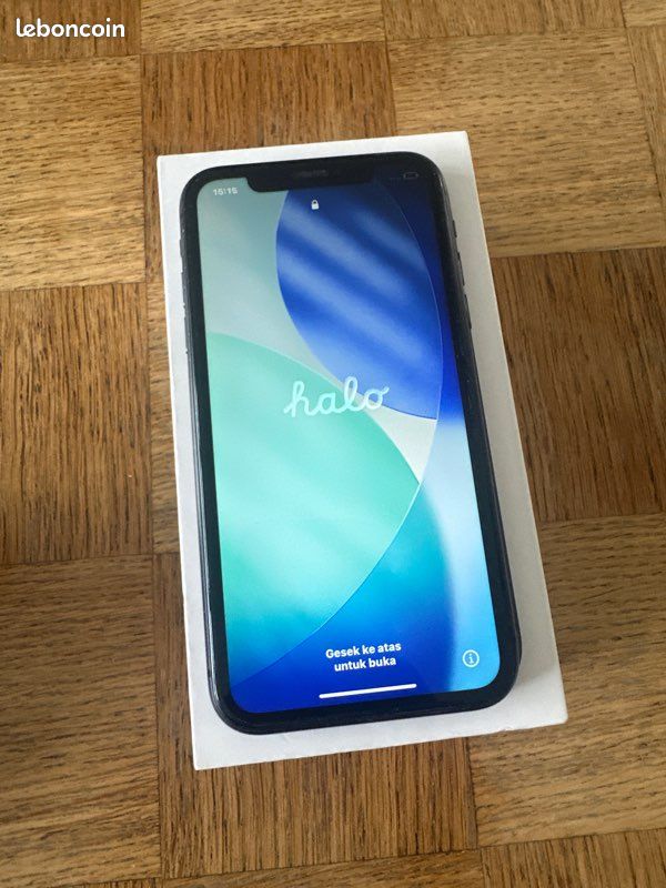IPhone 11 Black 256 GB (image 1)