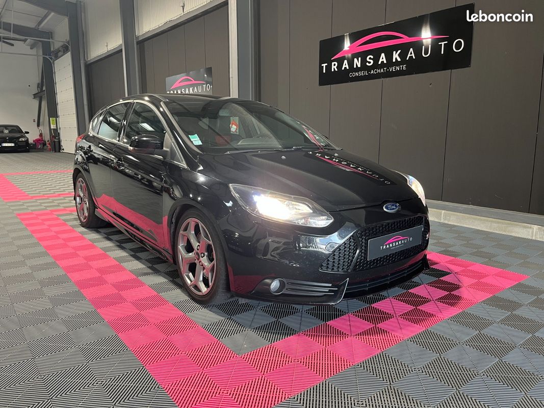 FORD FOCUS ST 2.0 SCTi 250 CV EcoBoost + SIÈGES CHAUFFANTS RECARO + BLUETOOTH + RADAR DE RECUL (image 1)