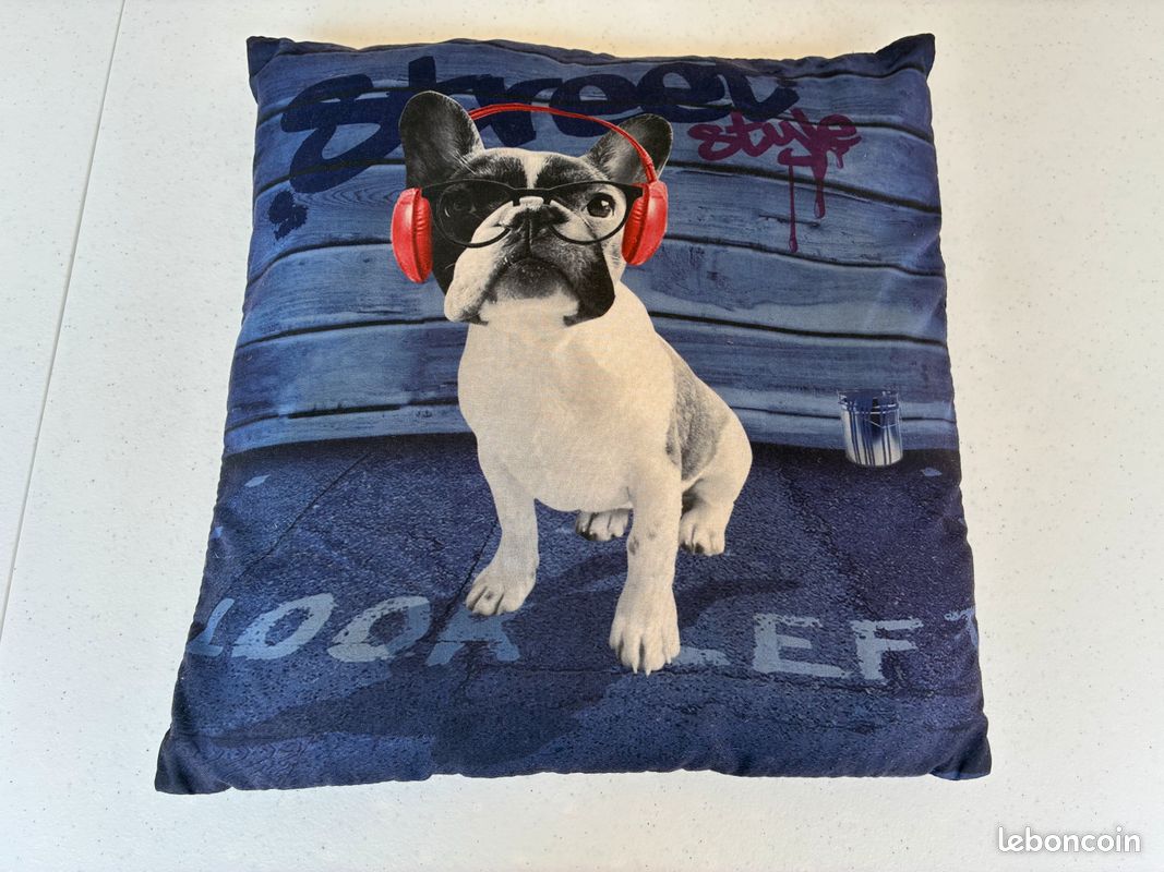 Coussin avec des motifs (image 1)