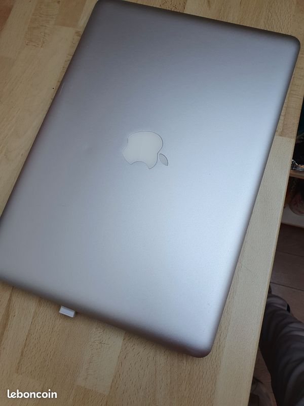 PC macbook pro (image 1)