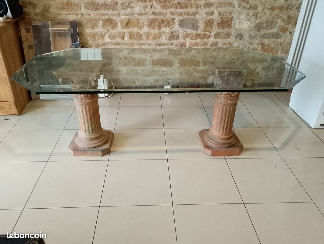 Table en verre (image 1)