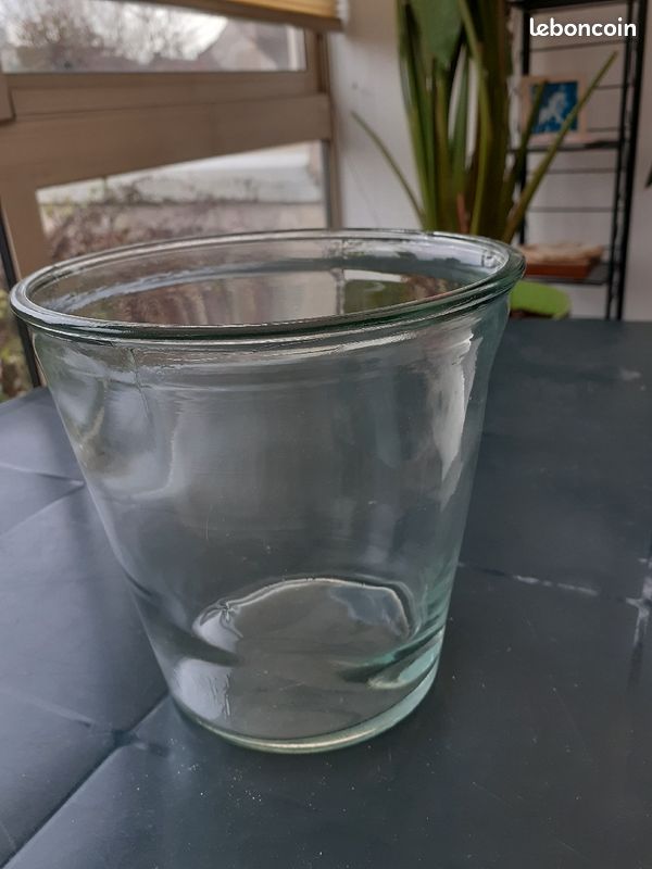 Vase (image 1)