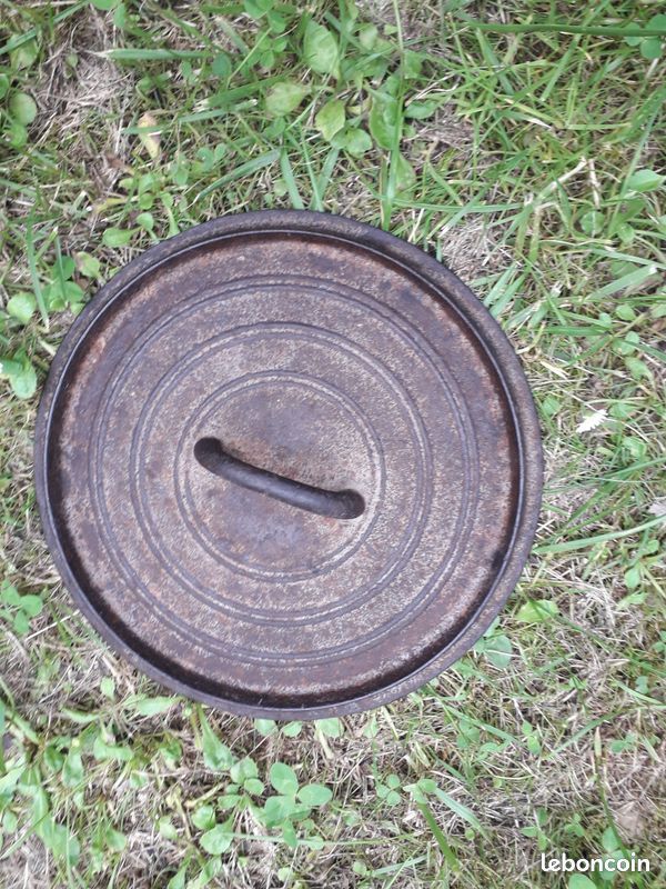 Cocotte en fonte ancienne (image 4)