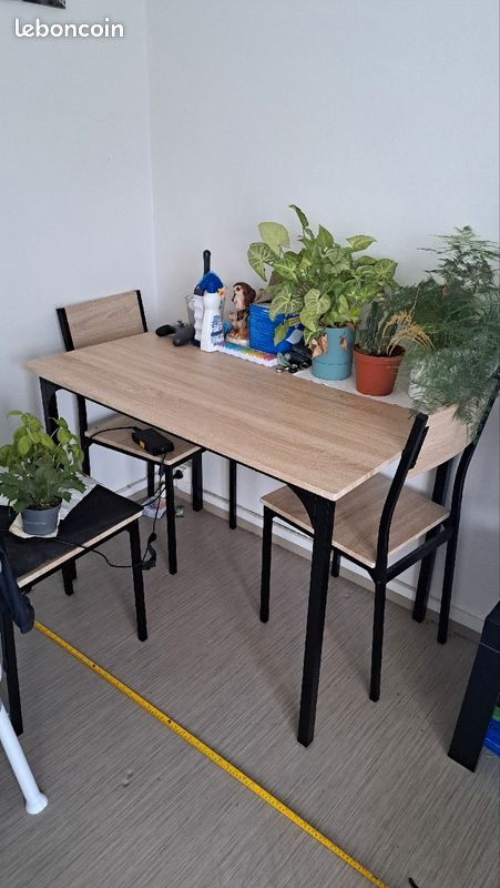 Table à manger (image 1)