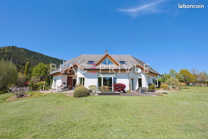Maison 12 pièces 340 m²