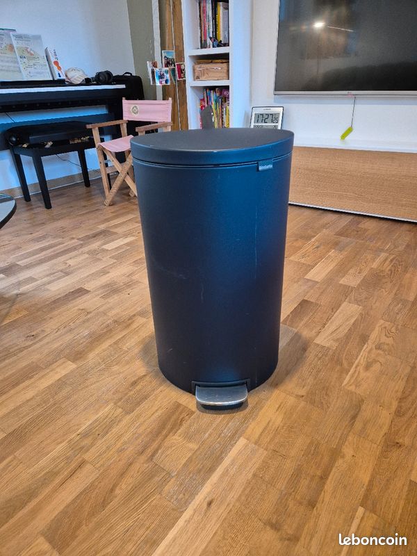 Poubelle Flatback Brabantia et son sceau 40l - bleu minéral (image 1)