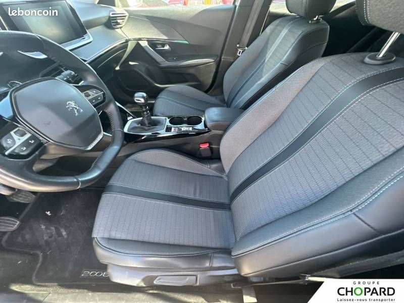 Peugeot 2008 PureTech 130 S&S BVM6 Allure Pack (image 11)