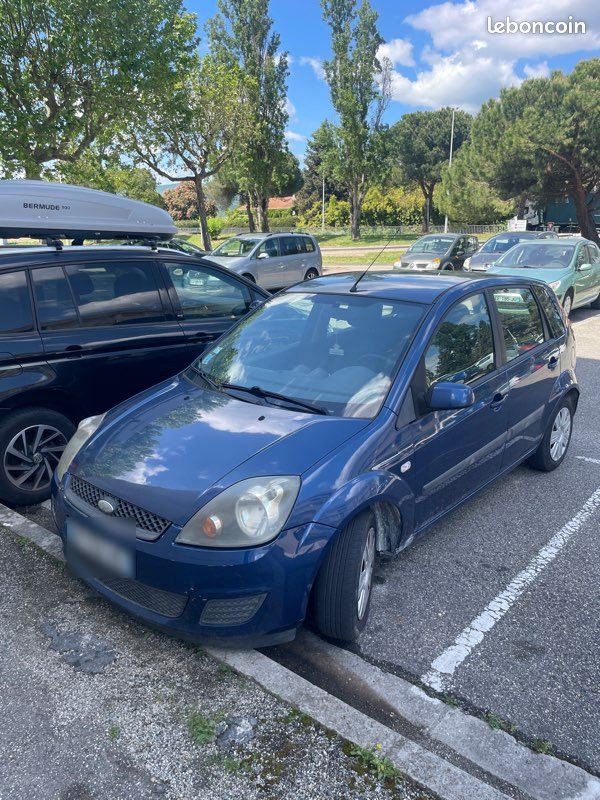 Ford fiesta (image 2)
