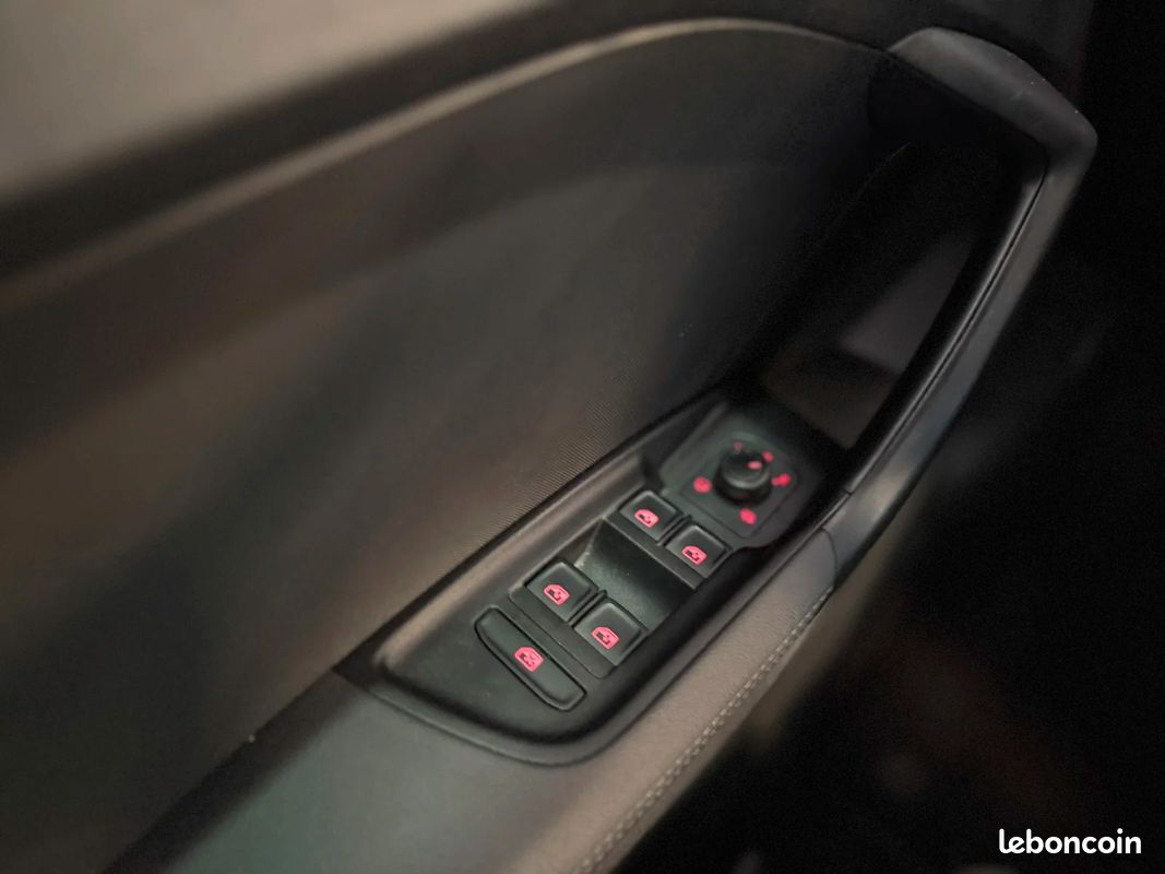 AUDI A1 SPORTBACK 25 TFSI 95 ch S tronic 7 Advanced / CARPLAY / SUIVI D'ENTRETIEN (image 22)