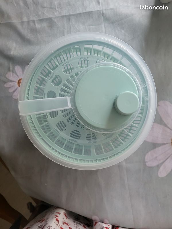 Essoreuse à salade achetée chez Gifi (image 1)