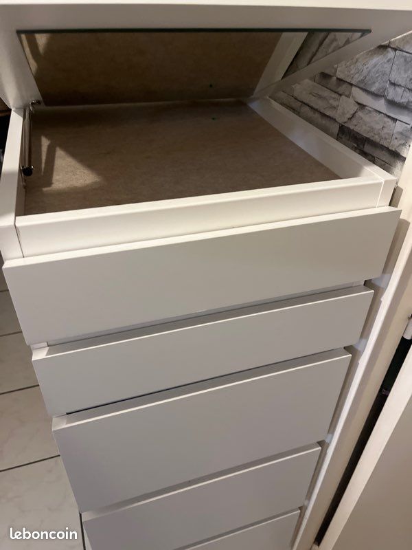 Commode (image 2)