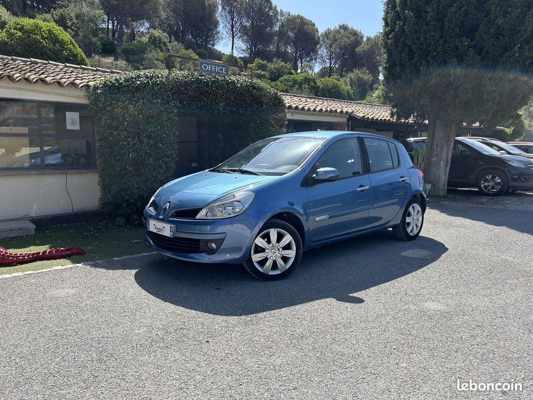 RENAULT CLIO 1.6i 16V - 110 - BVA Euro 5 III BERLINE Exception TomTom PHASE 2 (image 1)
