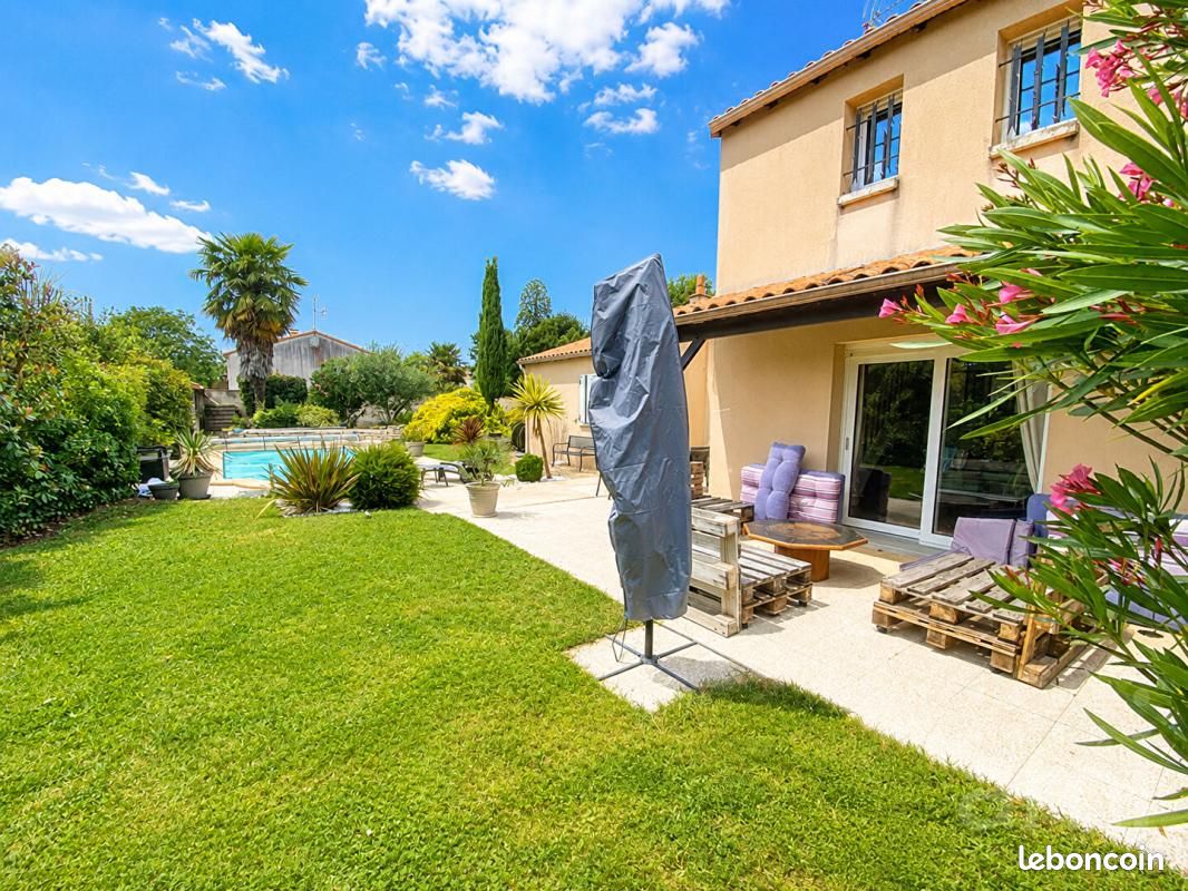Maison 5 pièces 150 m² · à Chauray · 150 m² · 399 900 €