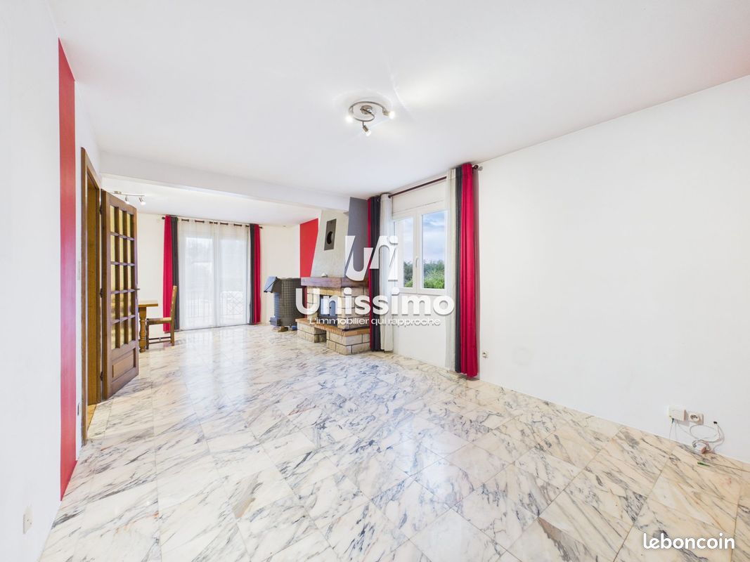 Maison 6 pièces 172 m² · à L'Isle-sur-le-Doubs · 172 m² · 155 000 €