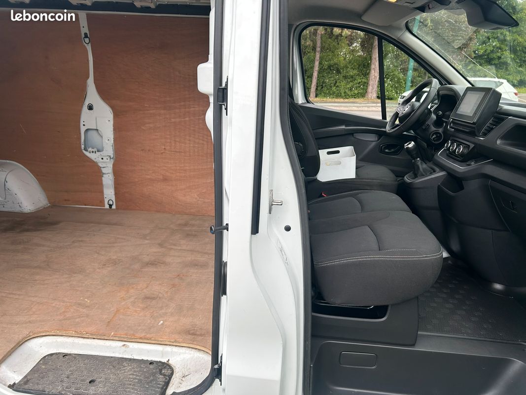 15 900 e ht - nissan primastar l2h1 2.0 dci 130 cv grtie constructeur - Feux Led / carplay / gps / clim / reg / tel / radars ar / intérieur bois (image 9)