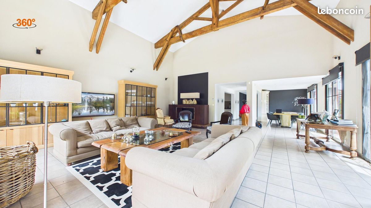 Maison 5 pièces 213 m² · à Artigues-près-Bordeaux · 213 m² · 540 000 €