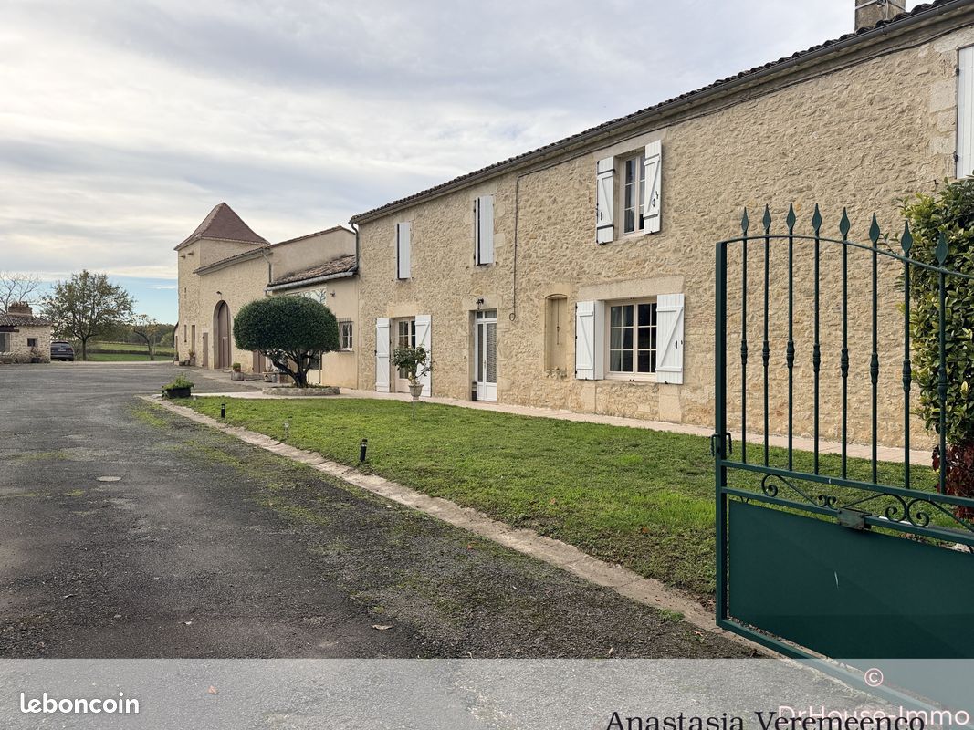 Maison 9 pièces 330 m² · à Rimons · 330 m² · 542 100 €