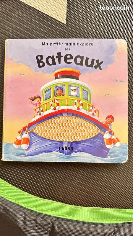 Livre à toucher sur les bateaux (image 1)
