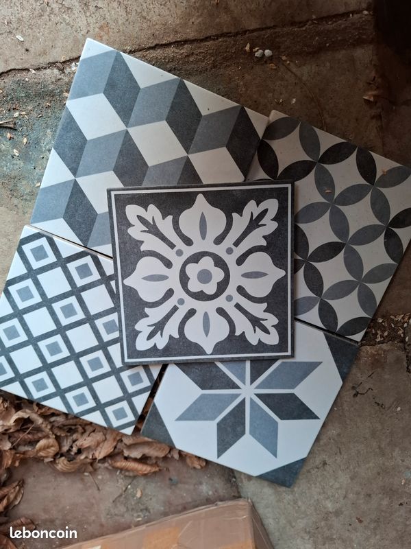 Carrelage 1,4 m2 (image 2)