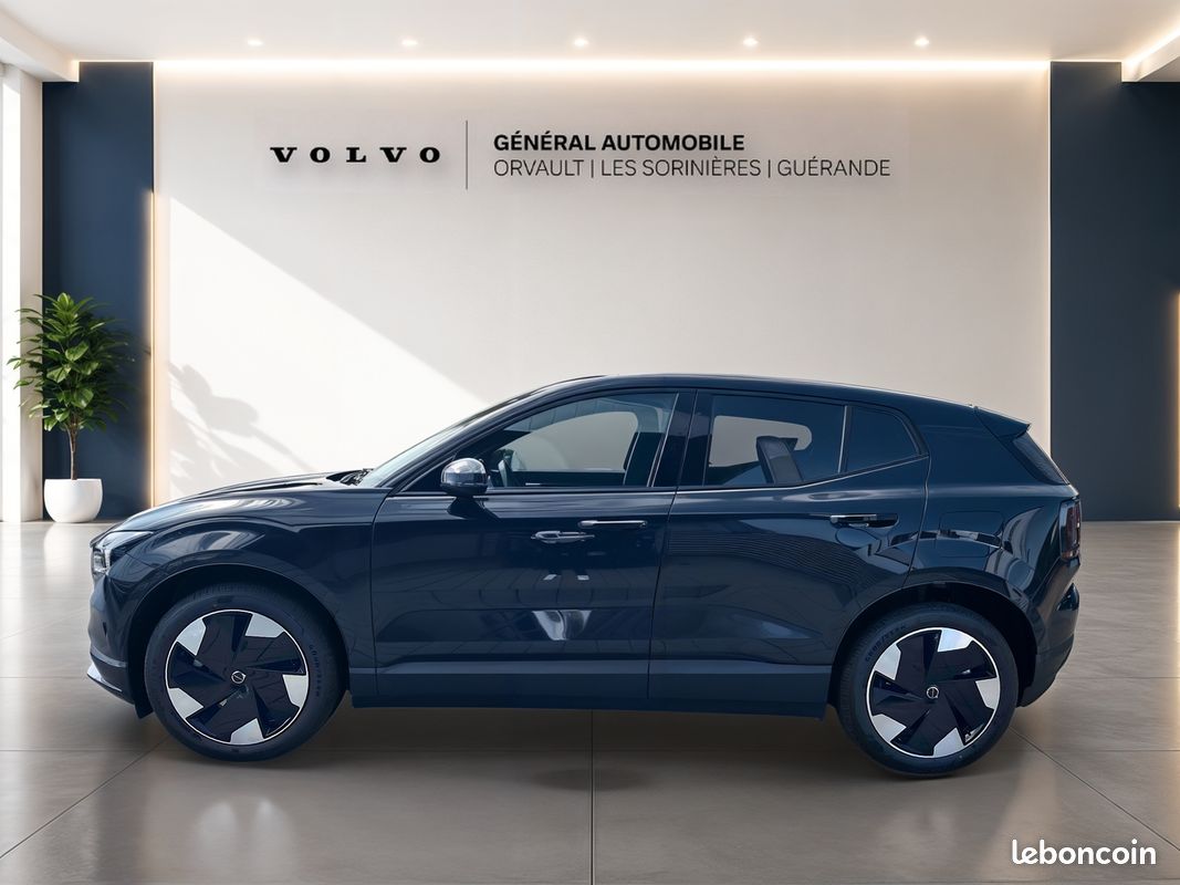 VOLVO EX30 P5 Long Range 272 ch Plus (image 2)