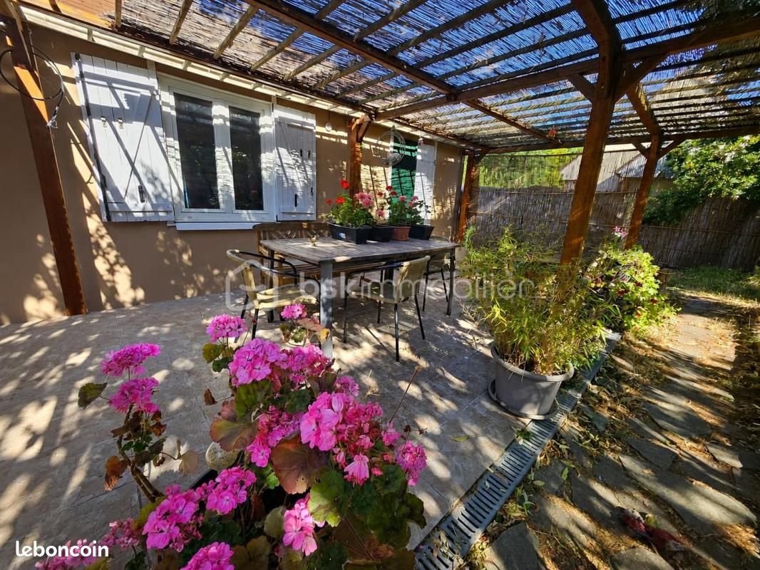 Maison 4 pièces 93 m² · à D'Huison-Longueville · 93 m² · 220 000 €