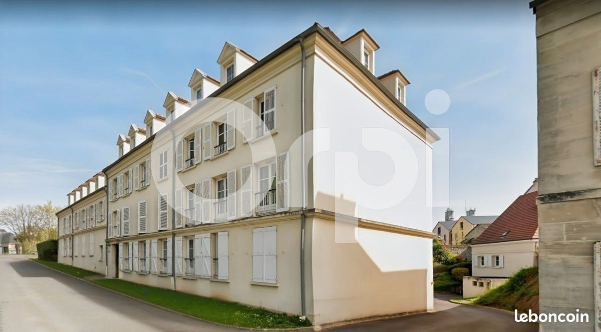 Parking 12 m² · à Senlis · 12 m² · 112 €/mois