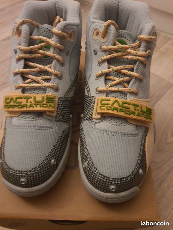 Air trainer nike travis scott Taille 36,5 neuf (image 5)