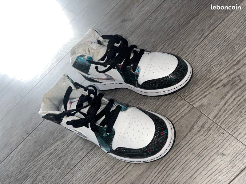 Jordan 1 (image 4)