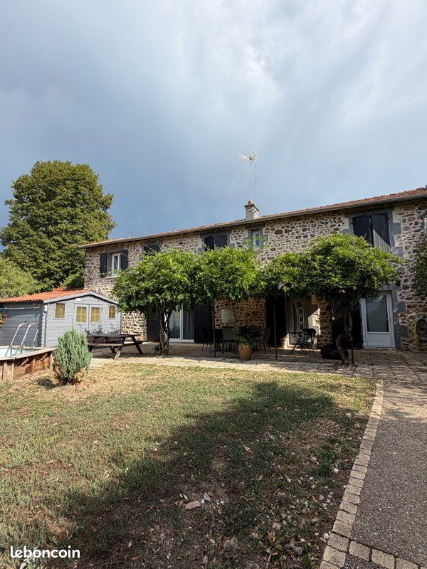 Maison 9 pièces 172 m² · à Paulhaguet · 172 m² · 280 000 €