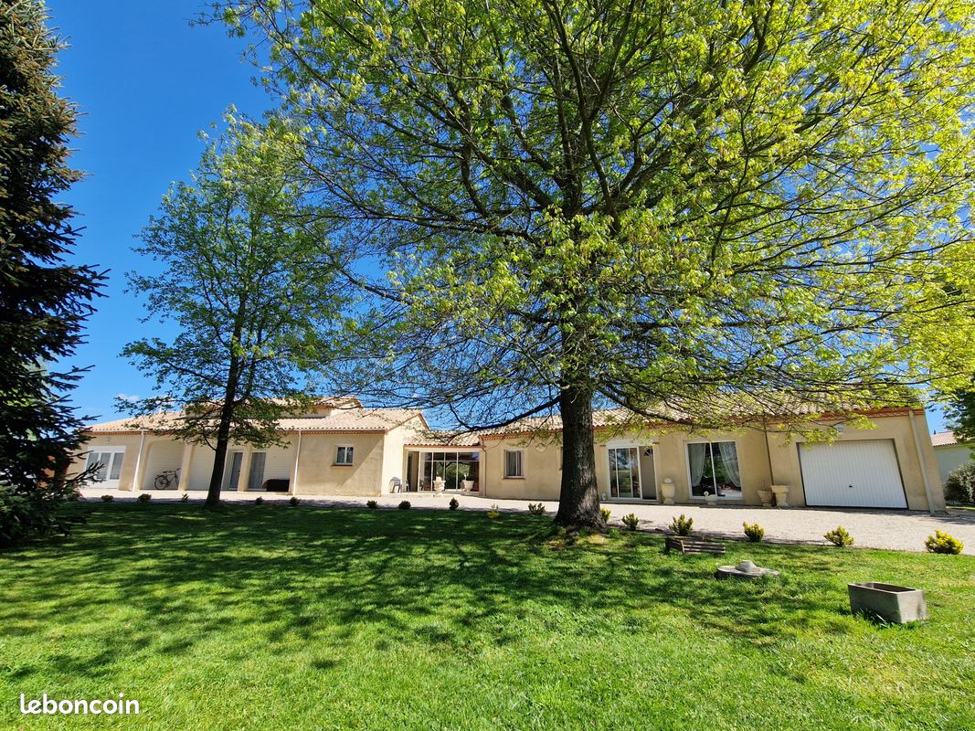 Maison 14 pièces 240 m² · à Villeneuve-sur-Lot · 240 m² · 360 000 €