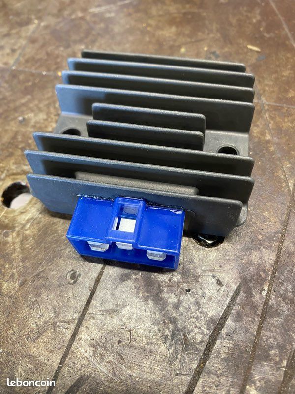 Régulateur de charge Honda (image 1)