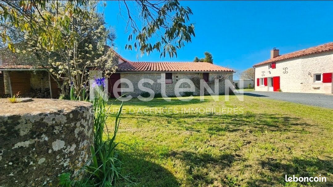 Maison 5 pièces 202 m² · à Saint-Pierre-le-Vieux · 202 m² · 273 600 €