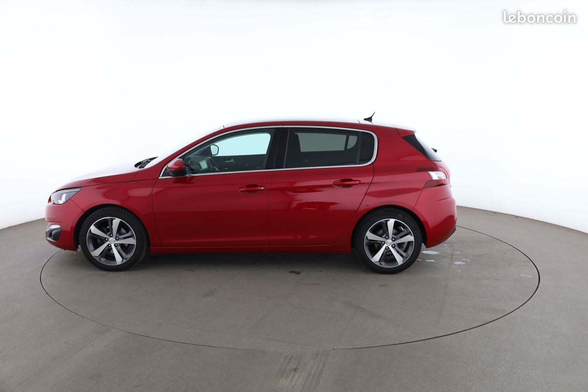 Peugeot 308 1.2 PureTech Allure 130 ch (image 12)