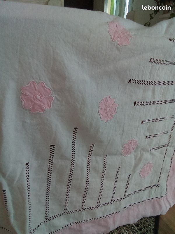 Drap ancien monogrammé et ajouré (image 5)