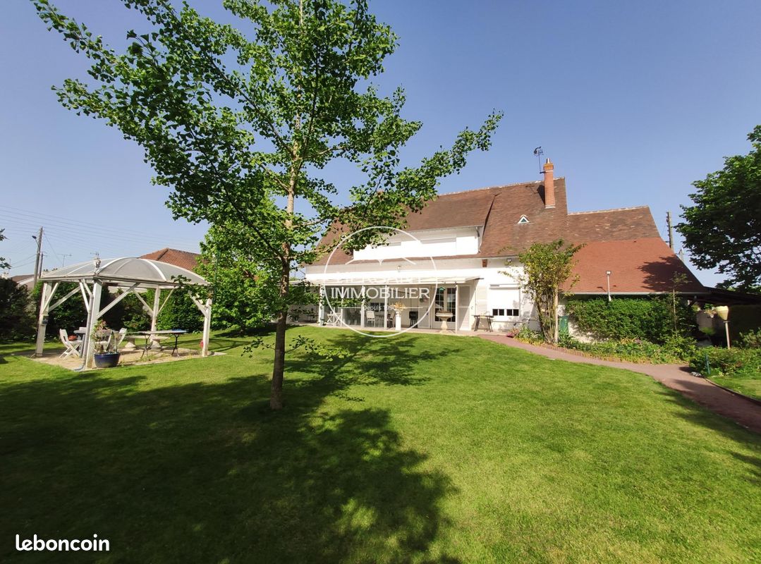 Maison 7 pièces 165 m² · à Meung-sur-Loire · 165 m² · 369 250 €