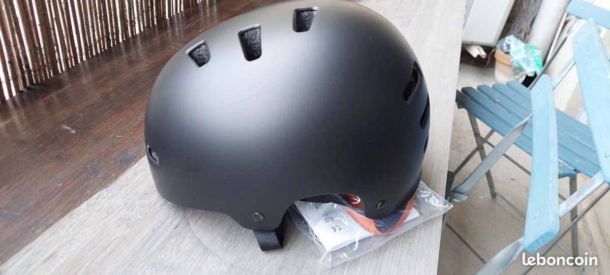 RECH] Casque à boudins - Route/Cyclocross/gravel - Belgium Mountain Bikers