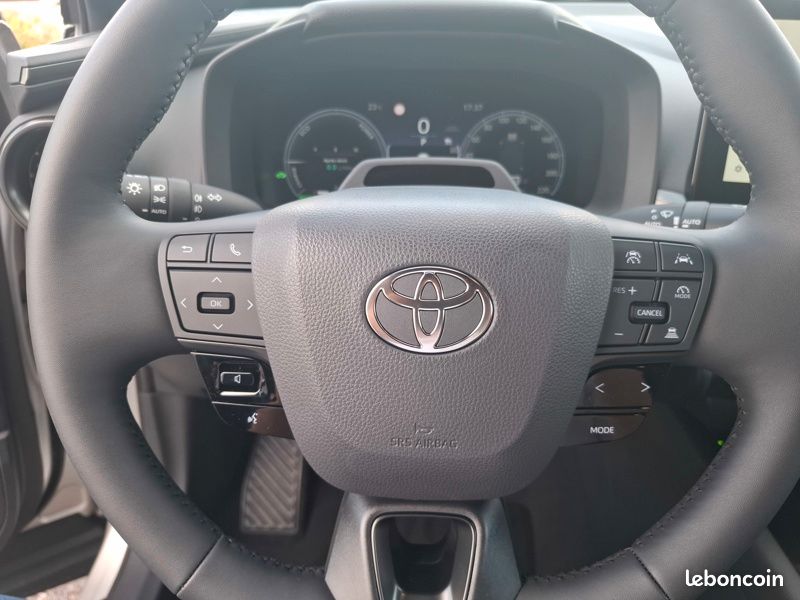 Toyota C-HR HYBRIDE 140 GRAPHIC MY26 GR (image 12)