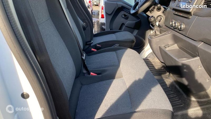 Renault Master Véhicule utilitaire ou Société F3500 L3H3 2.3 Blue dCi 135ch Confort Euro6E (image 15)