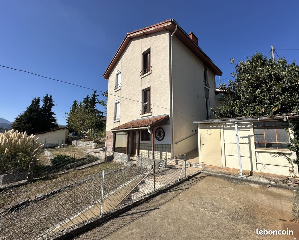 Maison 4 pièces 103 m² · à Clermont-Ferrand · 102,5 m² · 196 000 €