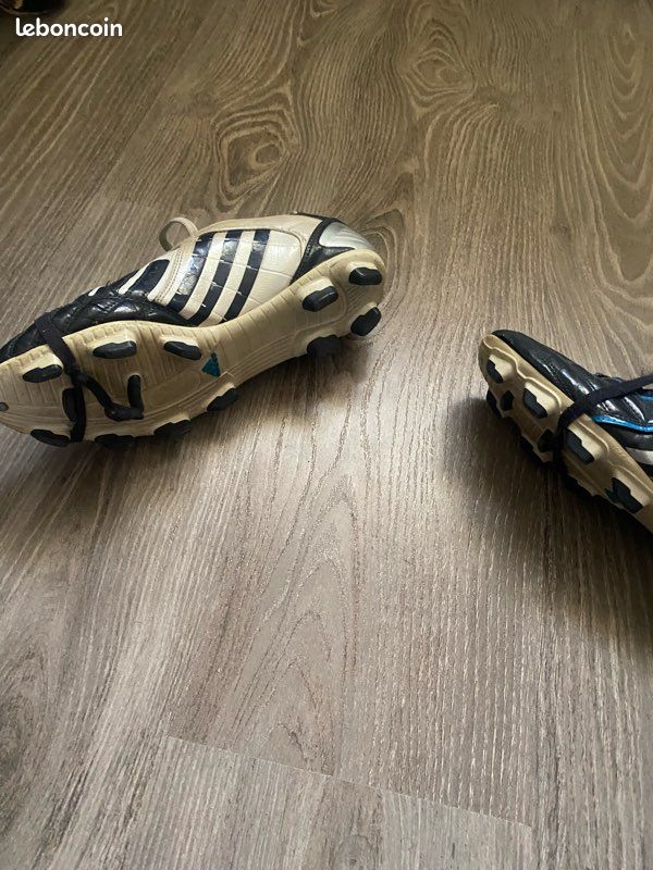 Crampons de footballeur (image 4)